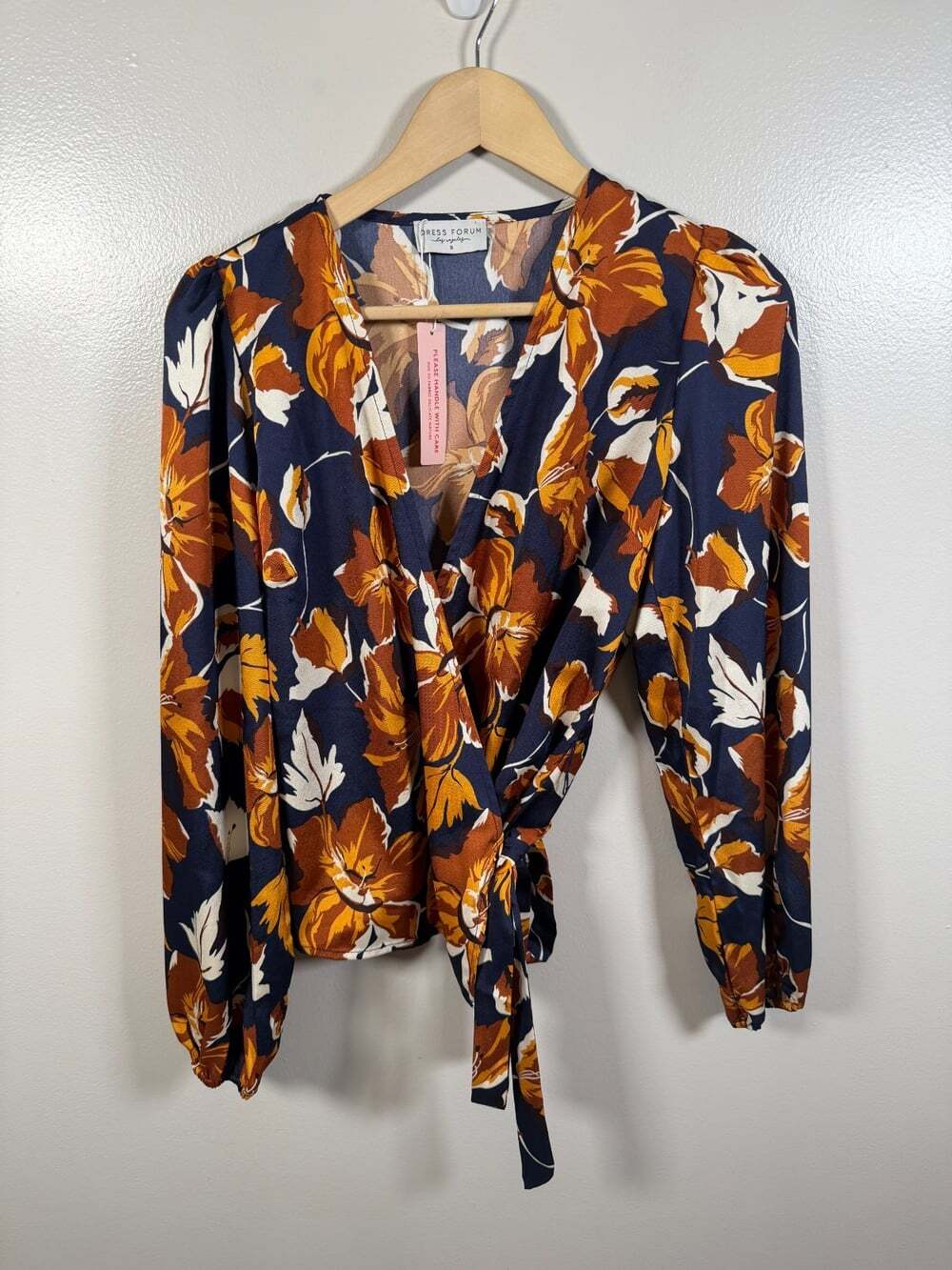 Dress Forum Wrap Top Size Small Floral Retro Romantic Brunch Feminine Date Night